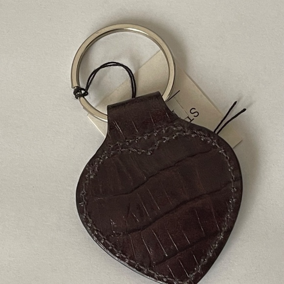 Ann N Eve Silver tone metal genuine brown leather heart key chain, key ring - Picture 2 of 2